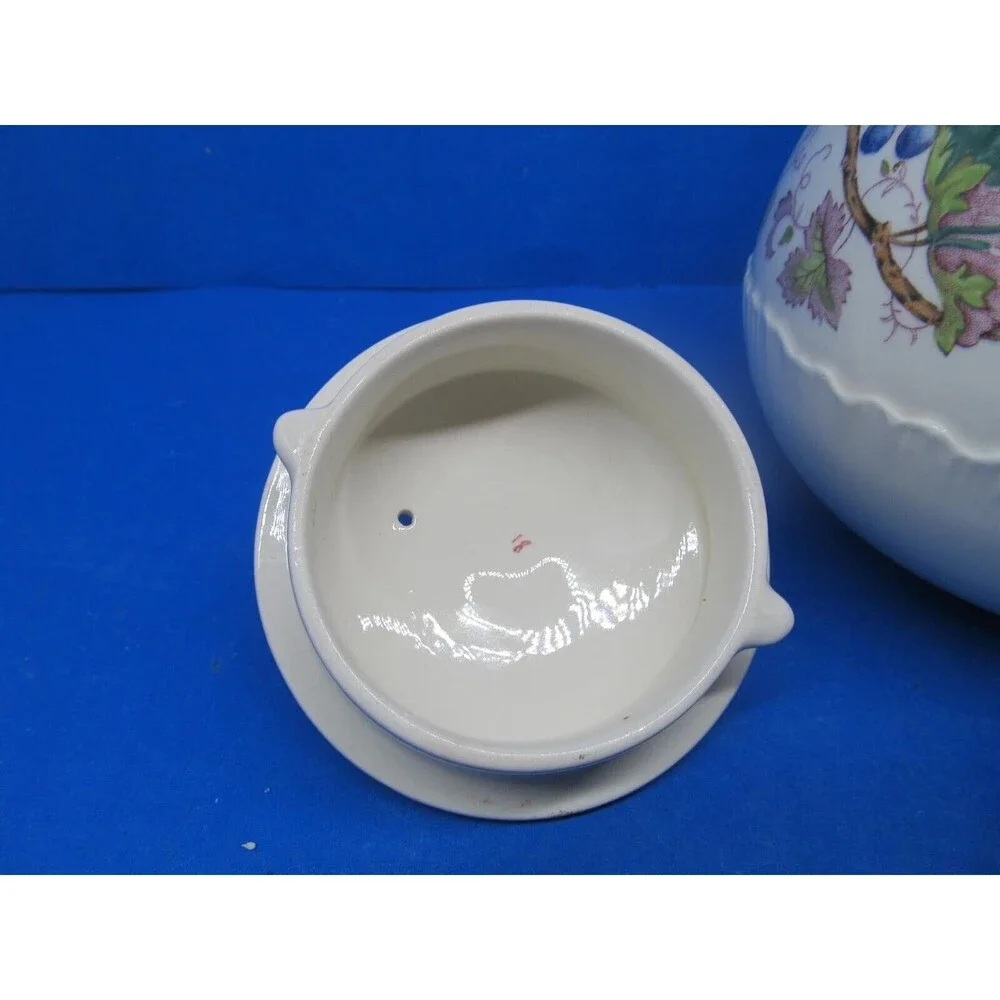 Wedgwood Of Etruria And Barlaston Jefferson Vine TK Porcelain China Teapot